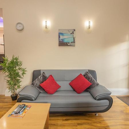 New 3-Bedroom Apartment Close To City Centre Edimburgo Exterior foto