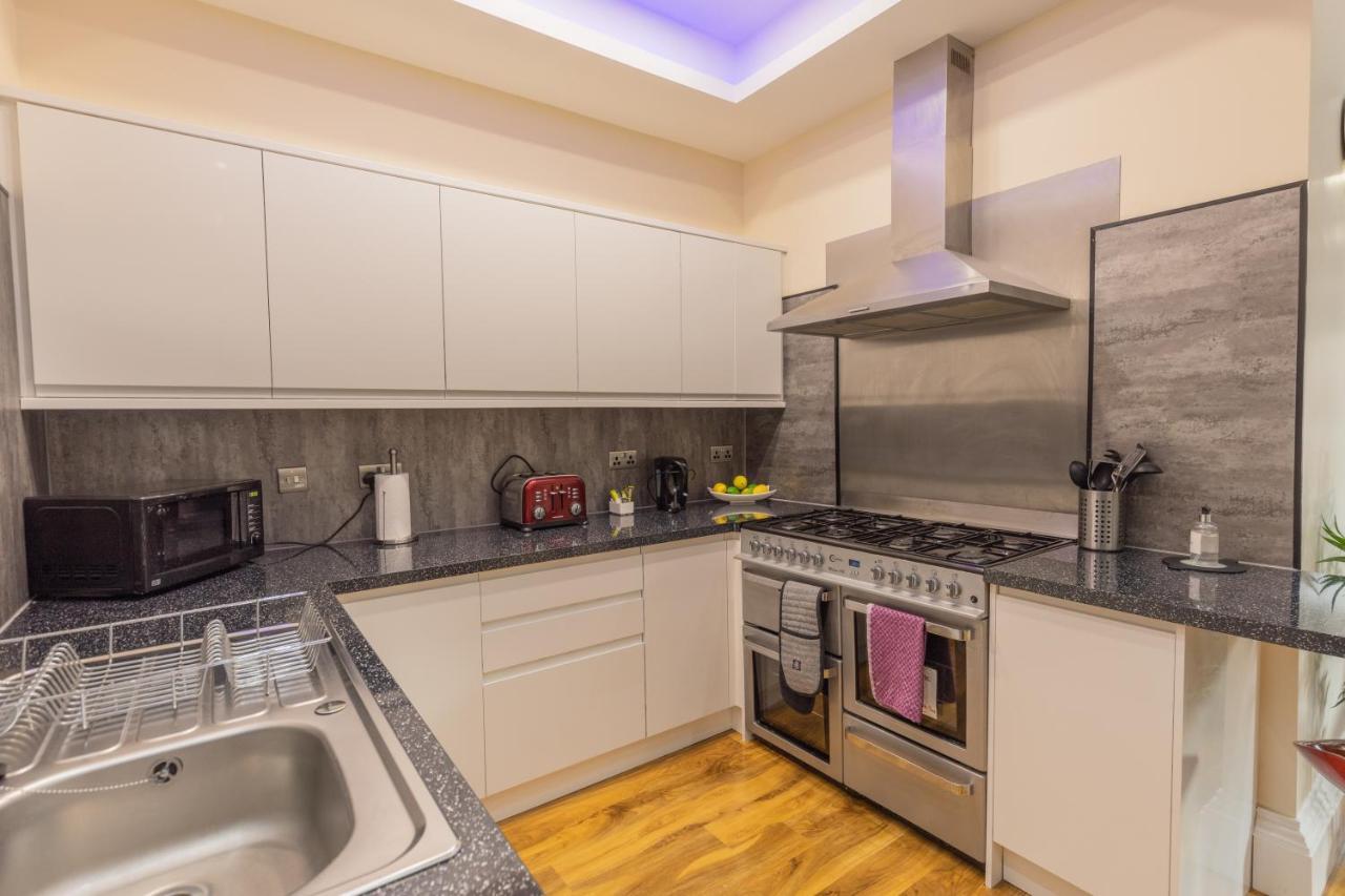 New 3-Bedroom Apartment Close To City Centre Edimburgo Exterior foto