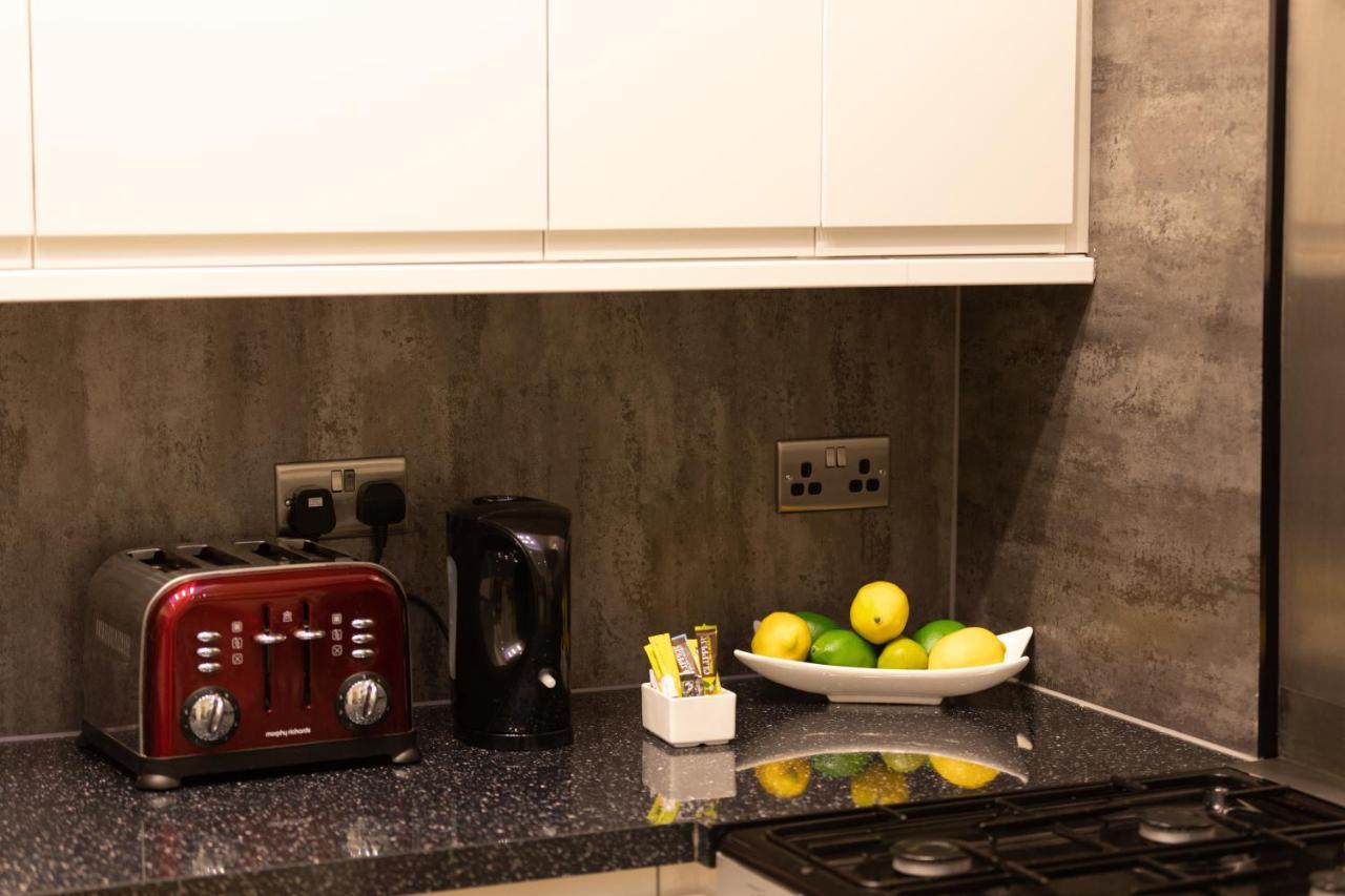New 3-Bedroom Apartment Close To City Centre Edimburgo Exterior foto