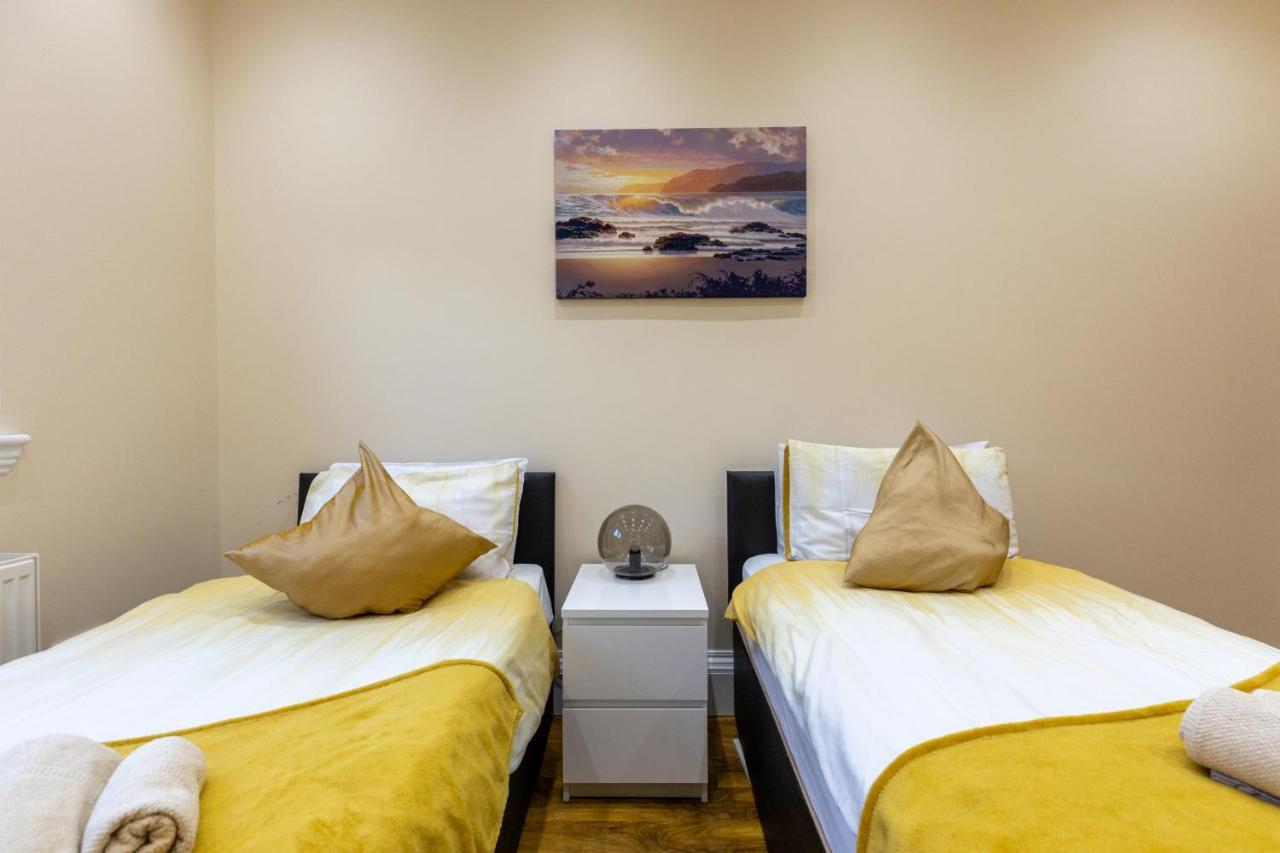 New 3-Bedroom Apartment Close To City Centre Edimburgo Exterior foto