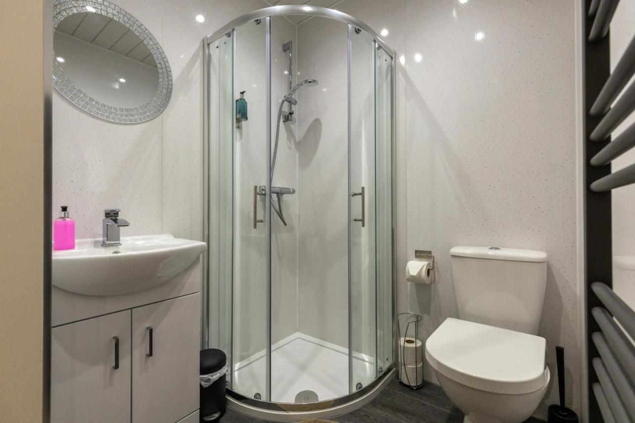 New 3-Bedroom Apartment Close To City Centre Edimburgo Exterior foto