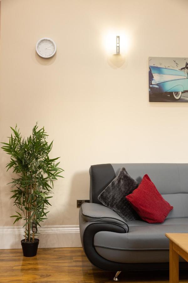 New 3-Bedroom Apartment Close To City Centre Edimburgo Exterior foto