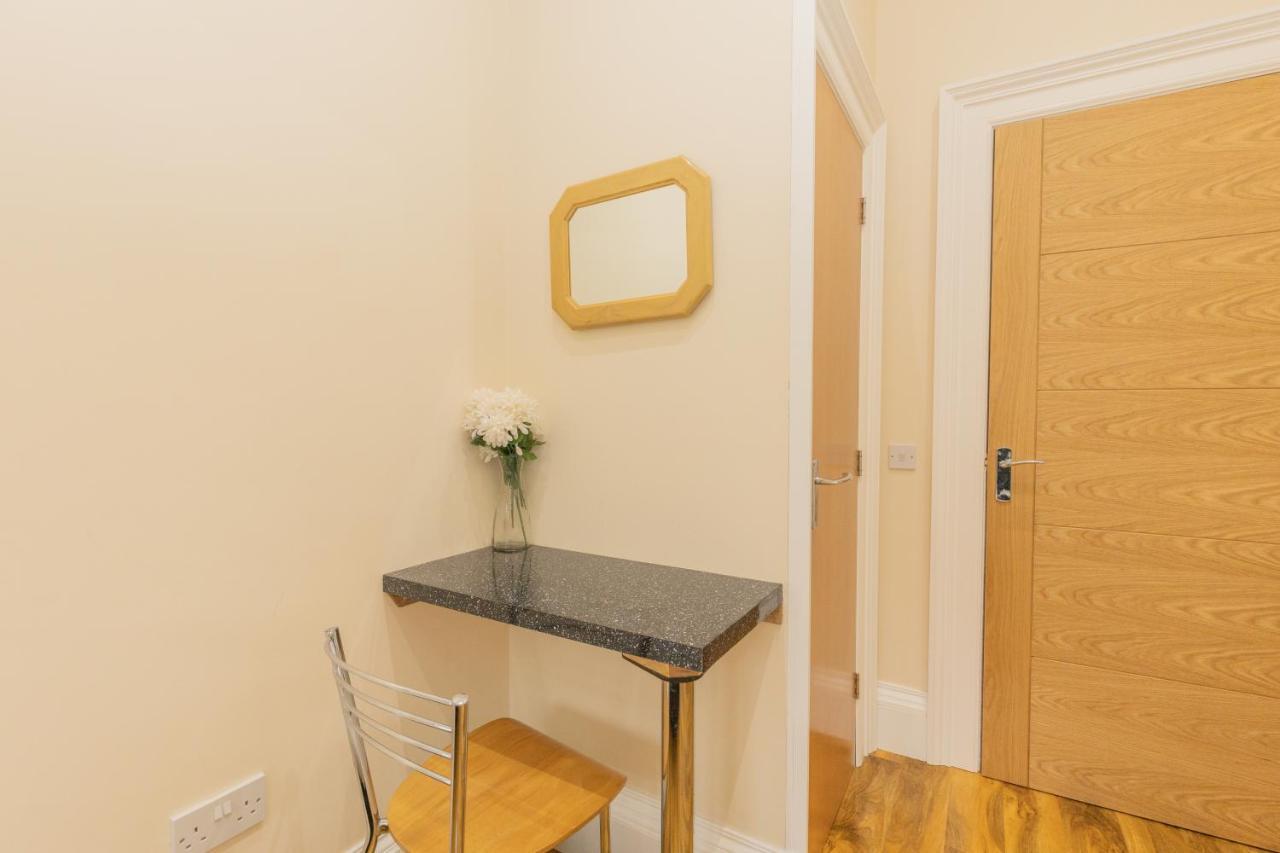 New 3-Bedroom Apartment Close To City Centre Edimburgo Exterior foto